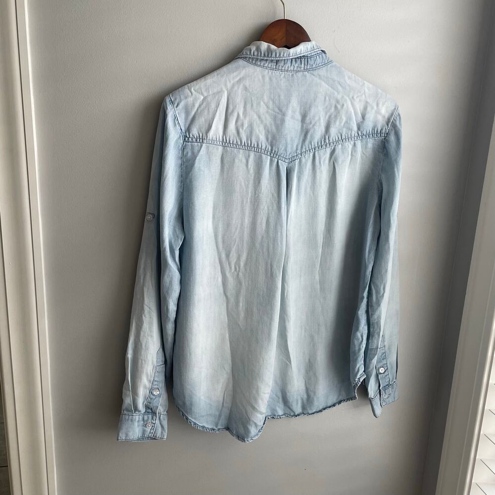 Cloth & Stone Light Chambray Half-Button-Up Roll Tab High-Low Collar Shirt sz L - Picture 2 of 9